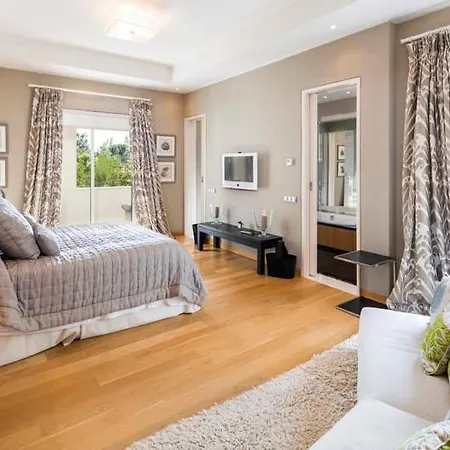 Sleeps 10 Pool Air Con T607902 فيلة *